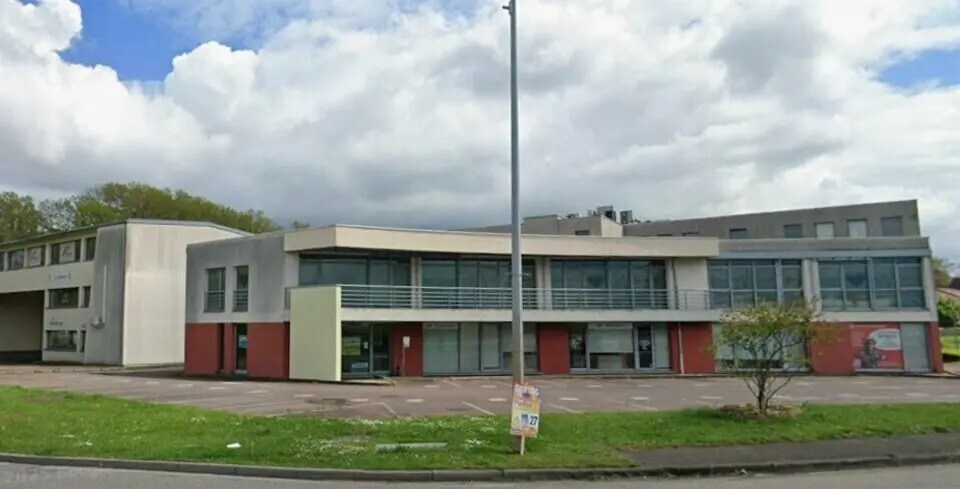 Location Bureaux 462 m² - Photo 1