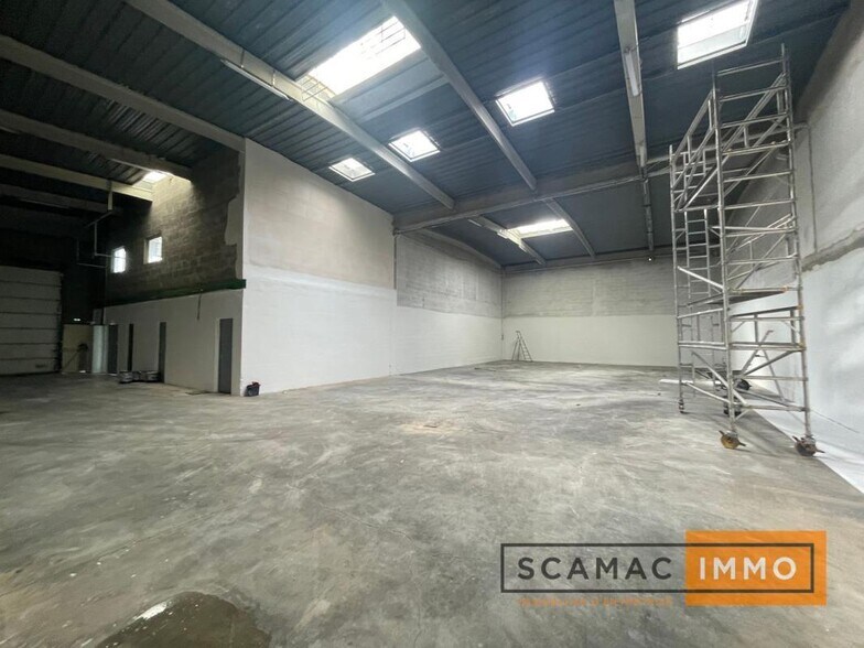 Industrial in Valenton to rent - Interior Photo - Image 3 of 18