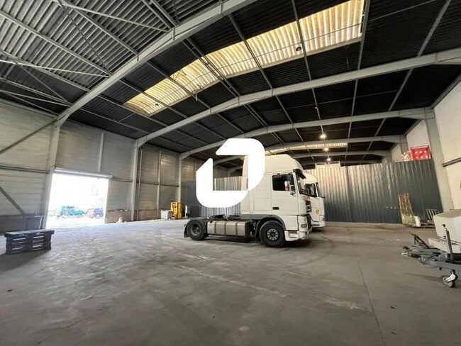 Location Local d'activités 600 m²