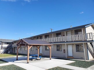 More details for 420-460 H St, Hawthorne, NV - Residential for Sale