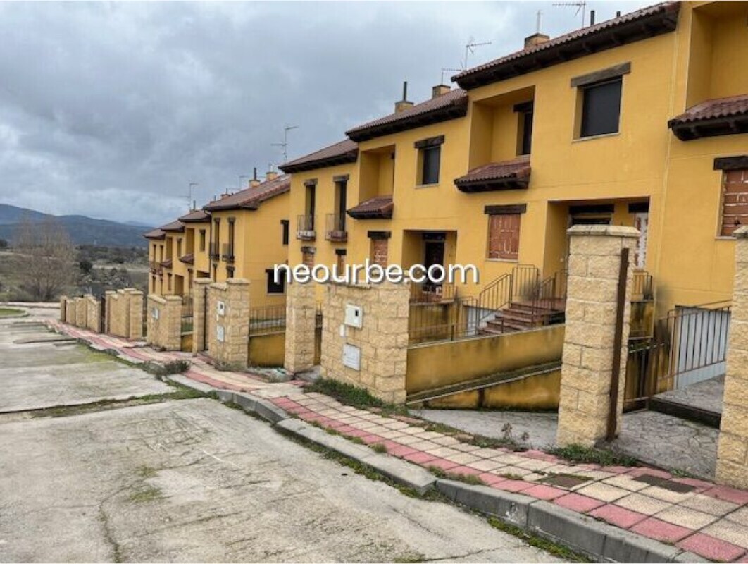 Land in El Tiemblo, Ávila for sale Primary Photo- Image 1 of 4
