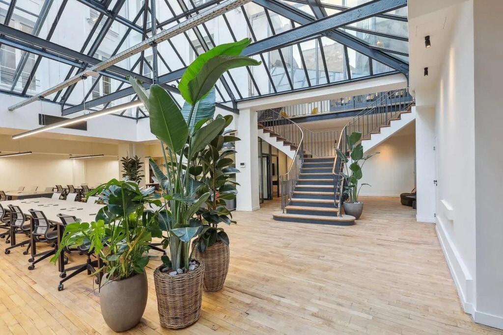 Location Bureaux 200 m² - Photo 1