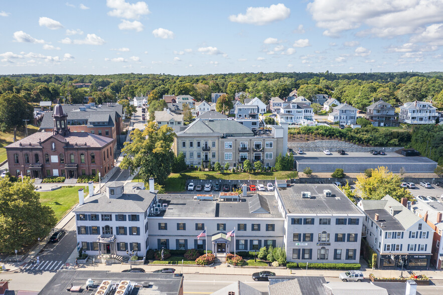 32-40 Court St, Plymouth, MA for rent - Building Photo - Image 1 of 32