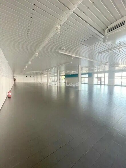 Retail in Nancy for sale - Interior Photo - Image 2 of 5