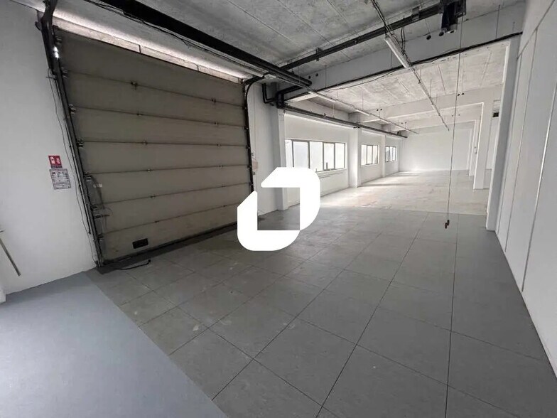 Office in Bezons to rent - Interior Photo - Image 2 of 18