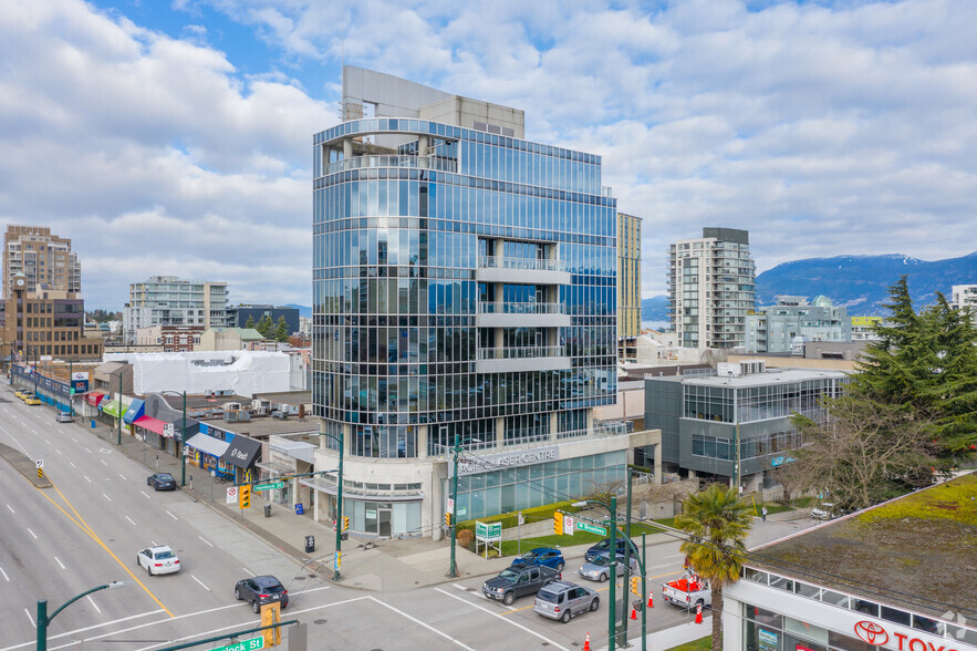 1401 W Broadway, Vancouver, BC for rent - Primary Photo - Image 1 of 6