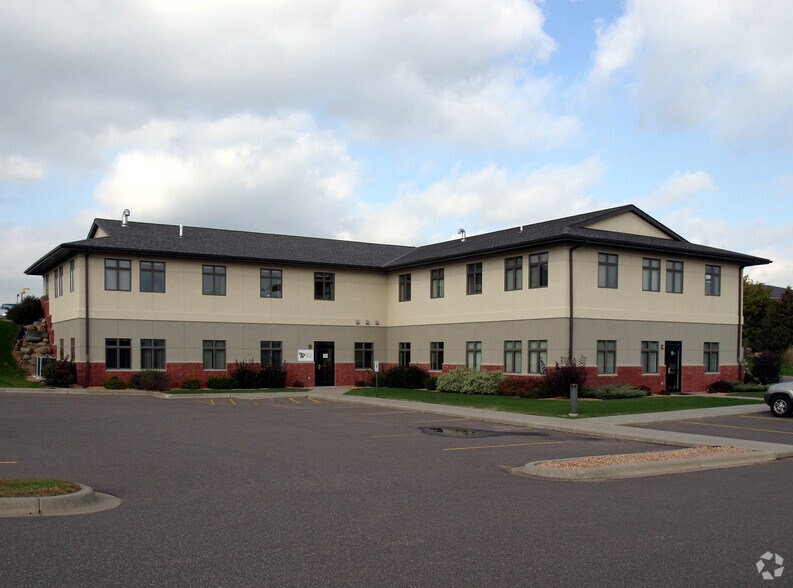 1200 Hosford St, Hudson, WI to rent - Building Photo - Image 2 of 17