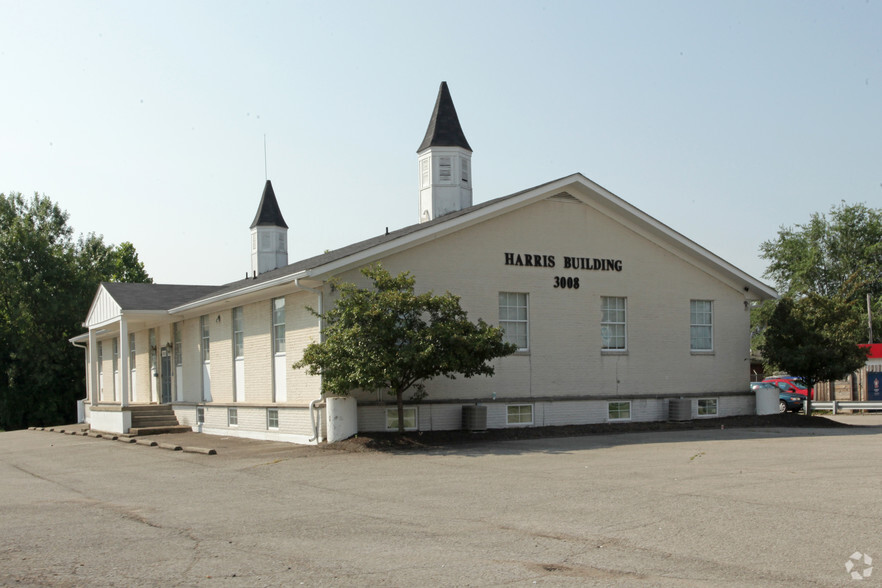 3008 Middle Rd, Jeffersonville, IN for sale - Primary Photo - Image 1 of 7