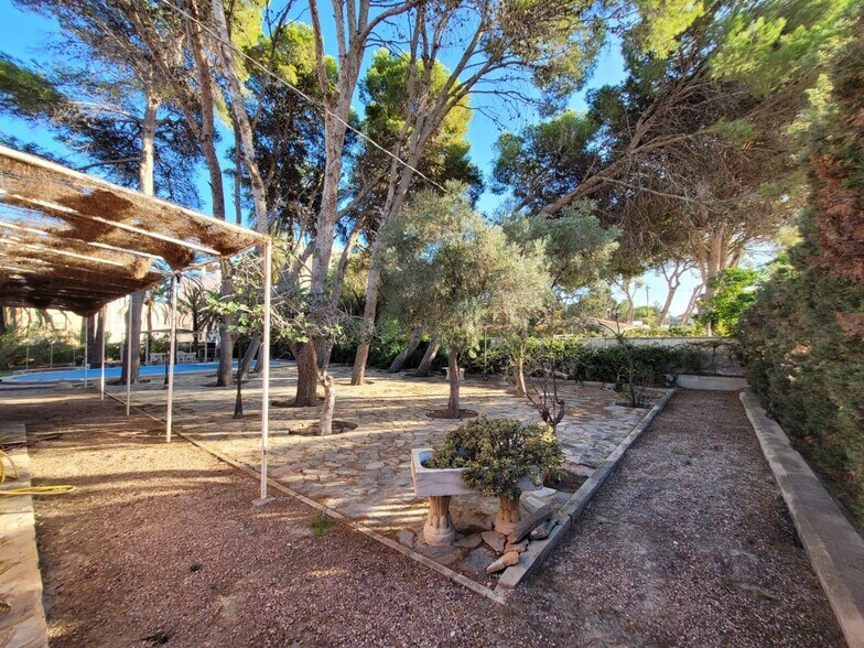Carrer de Tarragona, 2, El Campello, Alicante for sale - Building Photo - Image 2 of 4