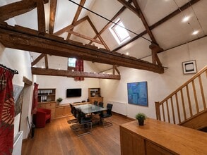 Grange Ln, Malmesbury to rent Interior Photo- Image 2 of 5