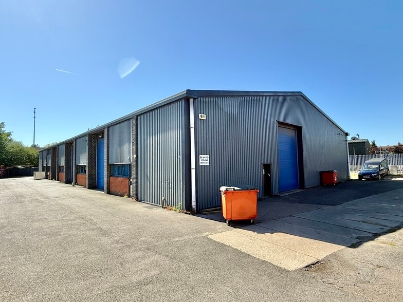 66H-66J Countess Rd, Northampton to rent - Building Photo - Image 2 of 3