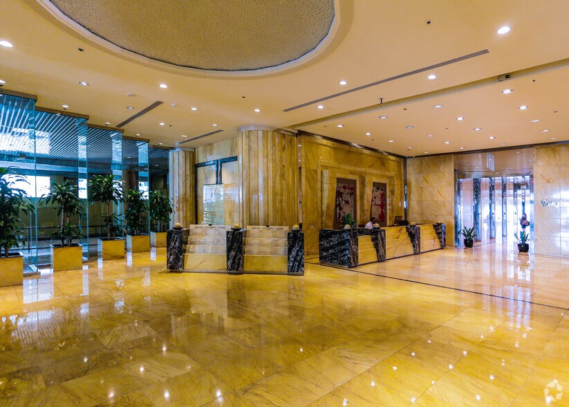 1001 Brickell Bay Dr, Miami, FL for rent - Lobby - Image 2 of 21