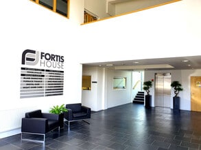 Cothey Way, Ryde to rent Interior Photo- Image 1 of 3