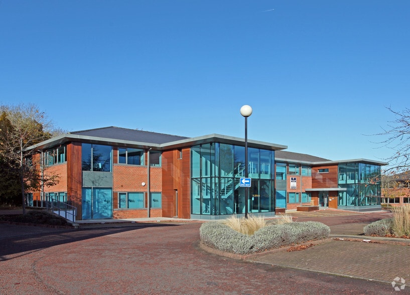 Crockford Ln, Chineham to rent - Building Photo - Image 2 of 8