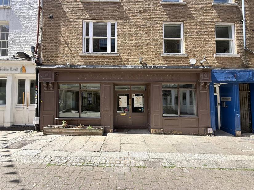 60-61 High St, Gravesend to rent Building Photo- Image 1 of 3