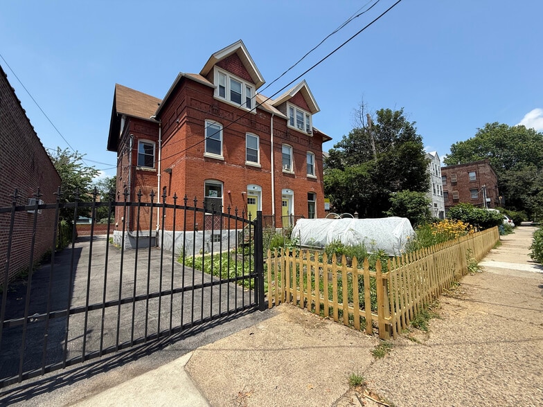 4813-4815 Chester Ave, Philadelphia, PA for sale - Building Photo - Image 1 of 4