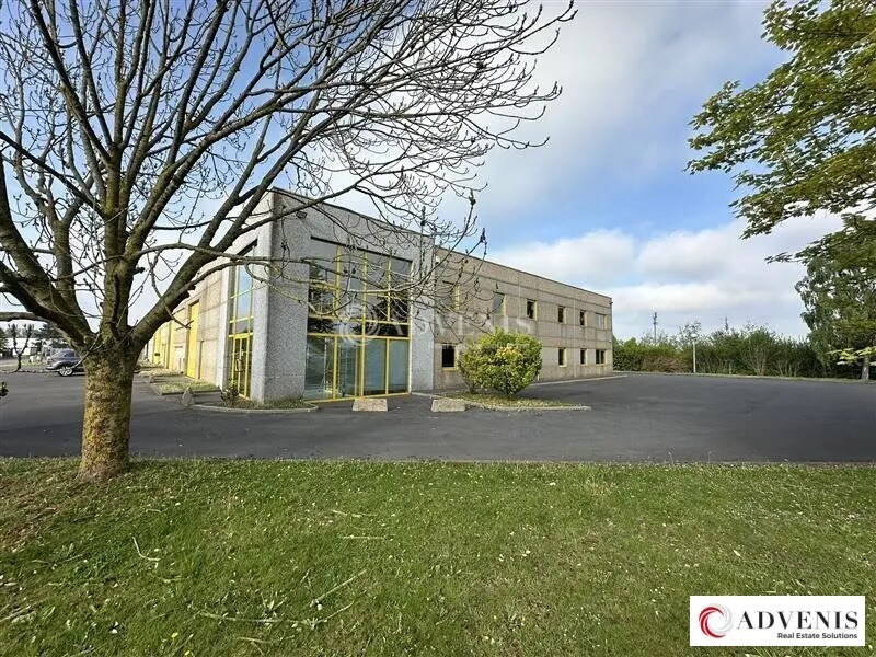 Location Entrepôt 720 m² - Photo 1