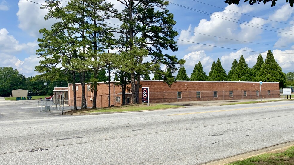 2411 Sullivan Rd, College Park, GA for rent - Building Photo - Image 1 of 15