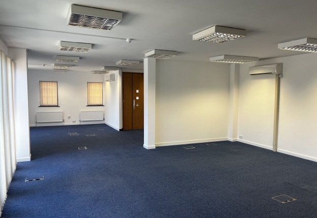 Cams Hall, Fareham to rent Interior Photo- Image 1 of 1