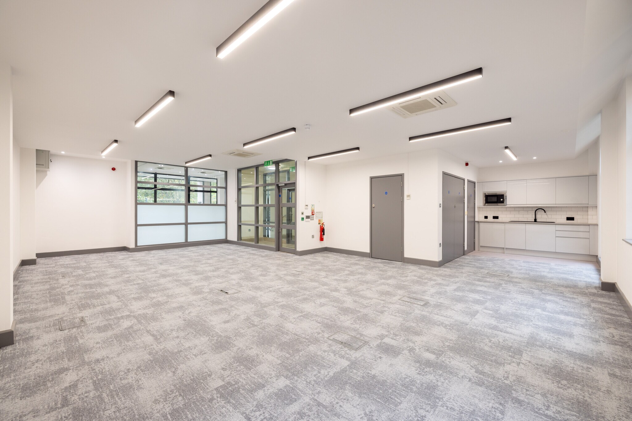 25 West Tenter St, London to rent Building Photo- Image 1 of 8