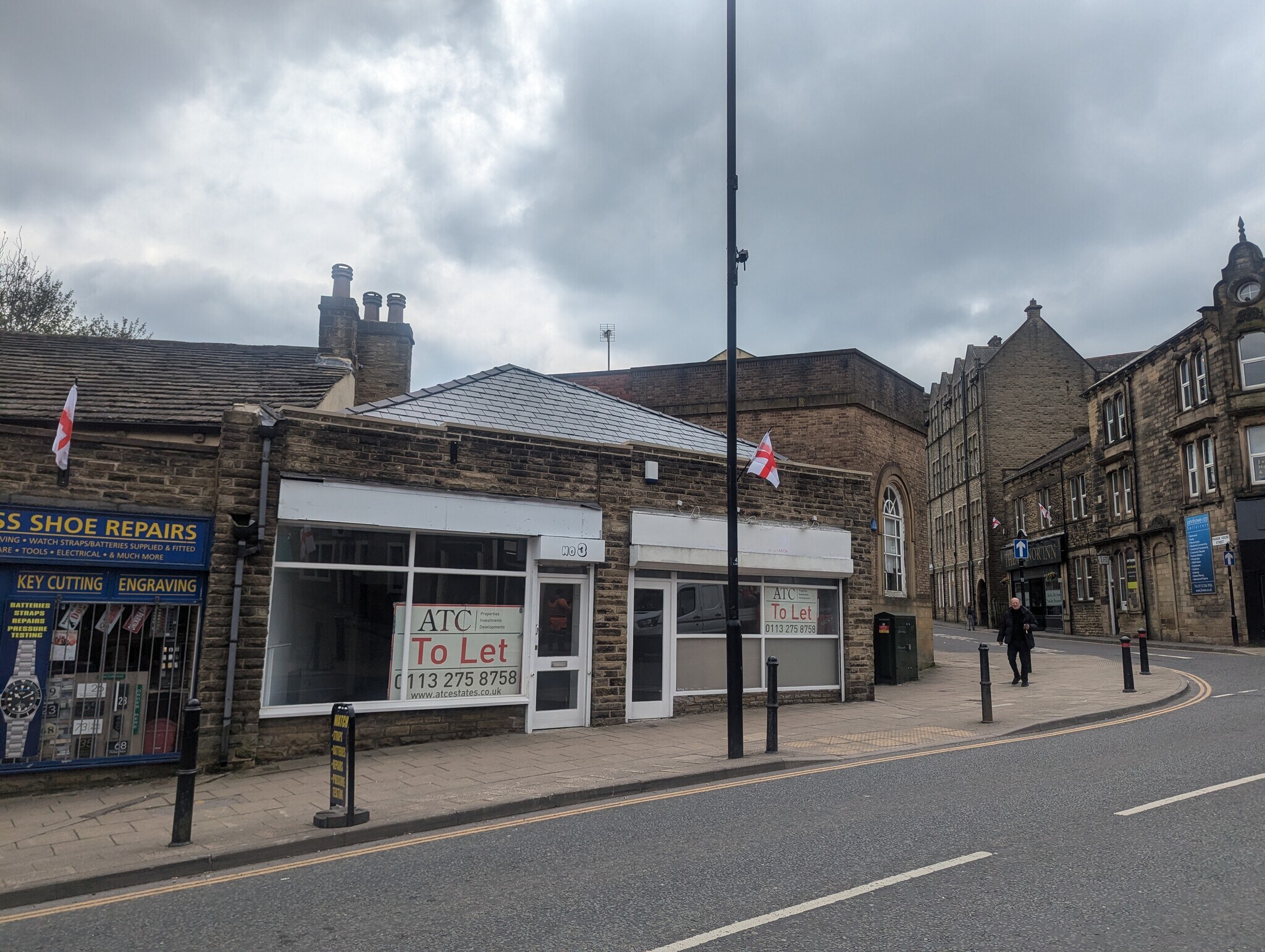 1-7 Lowtown, Pudsey for sale Primary Photo- Image 1 of 1