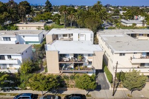 Only $378/ft & $355k/door blocks to the Beach - Commercial Property