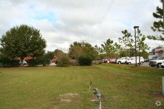 700 E Bloomingdale Ave, Brandon, FL for sale Primary Photo- Image 1 of 1