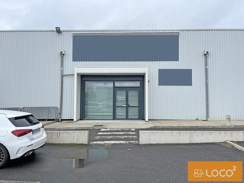 145 Route De Paris, Saint-Alban to rent - Building Photo - Image 3 of 6
