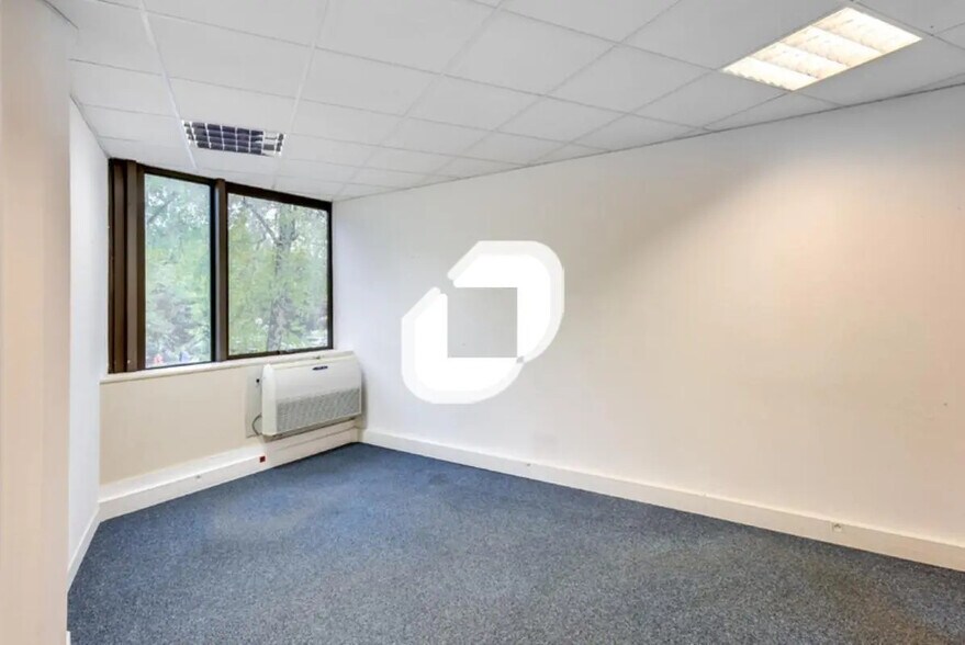 Office in Rosny-sous-Bois to rent - Interior Photo - Image 3 of 18