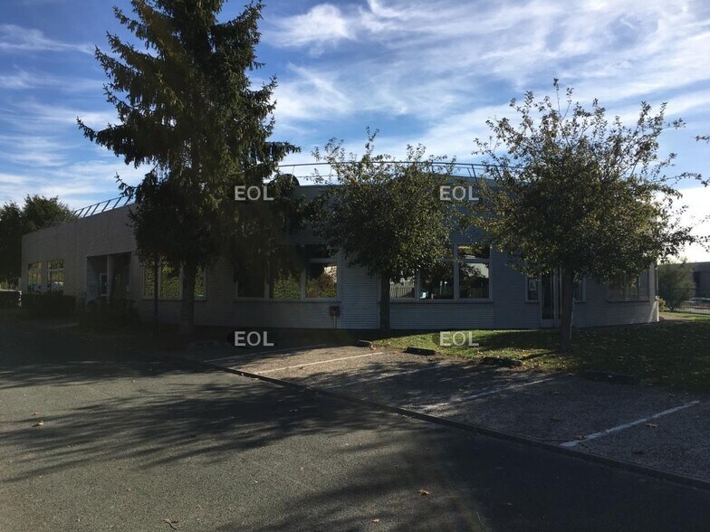 Office in Mitry-Mory to rent - Building Photo - Image 2 of 2