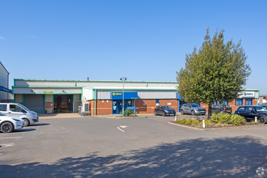 Lilac Grv, Nottingham for sale - Primary Photo - Image 1 of 3