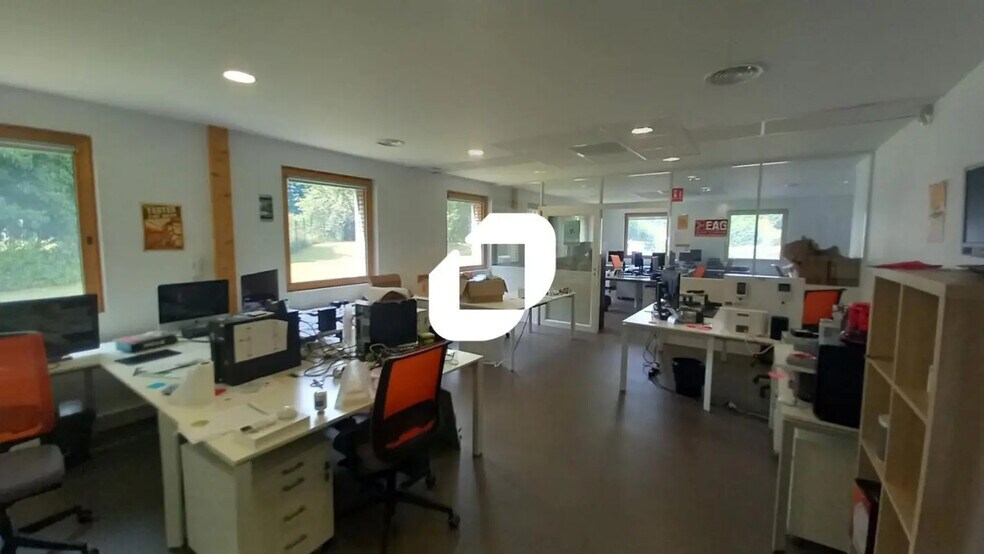 Office in Sainghin-en-Mélantois to rent - Interior Photo - Image 2 of 8