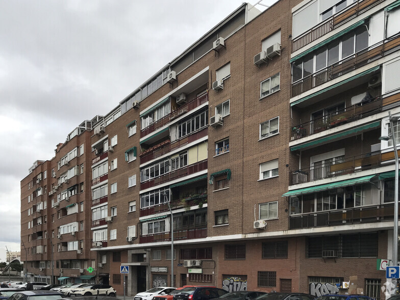 Calle San Graciano, 5-7-9, Madrid, Madrid for rent - Building Photo - Image 2 of 7