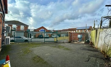 Oxen Rd, Luton to rent Building Photo- Image 1 of 3