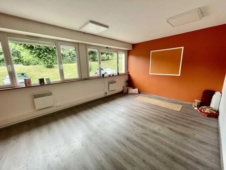 Office in Rouen to rent - Interior Photo - Image 2 of 11