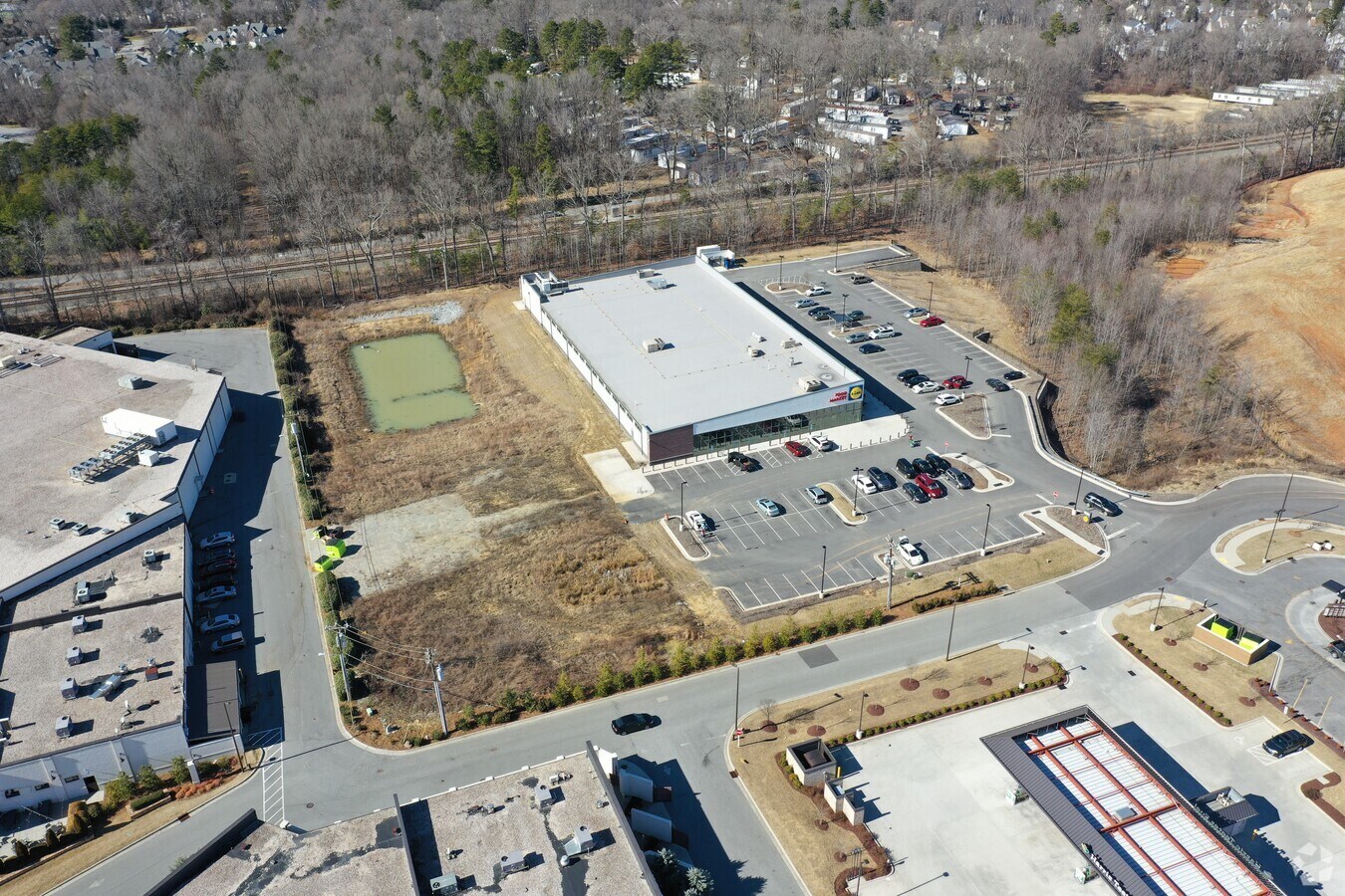 5696 W Gate City Blvd, Greensboro 27407 The Shoppes at Sedgefield