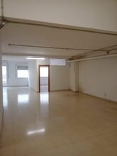 Office / Retail in Badalona, Barcelona to rent Interior Photo- Image 2 of 6