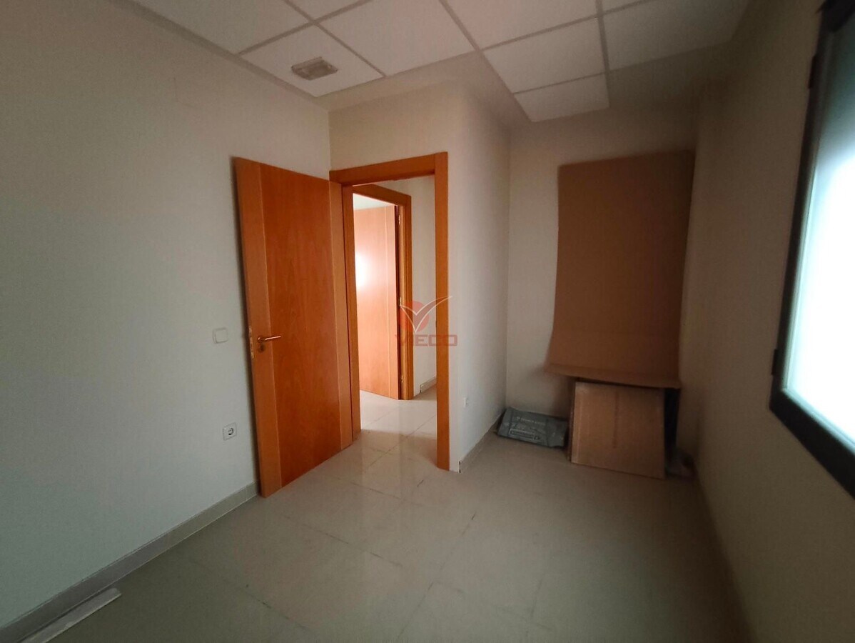 Cuenca, CUE 16004 - Unit of1 - - Interior Photo - Image 2 of 7