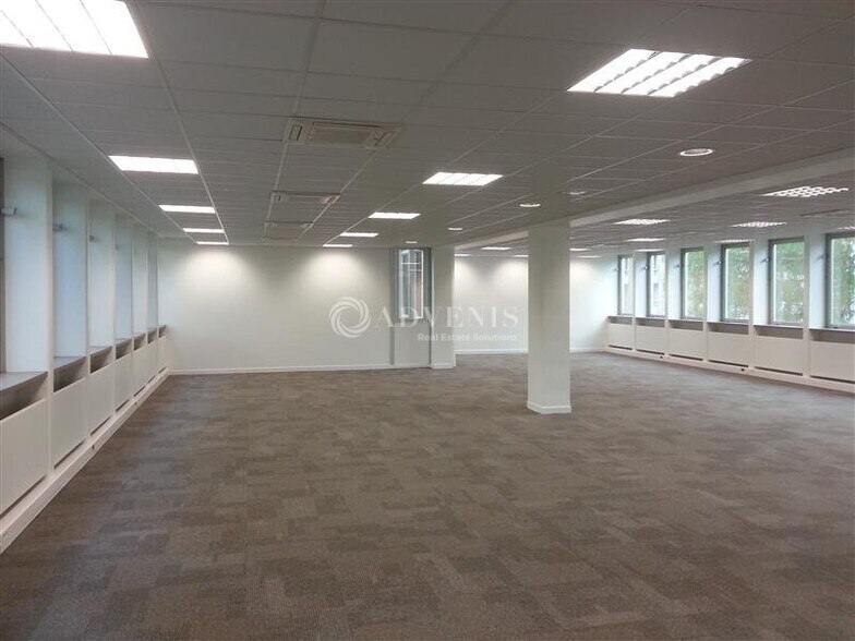 Office in Créteil to rent - Interior Photo - Image 2 of 6
