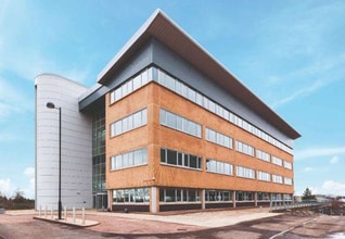 Hillhouse Rd, Blantyre to rent Building Photo- Image 1 of 5