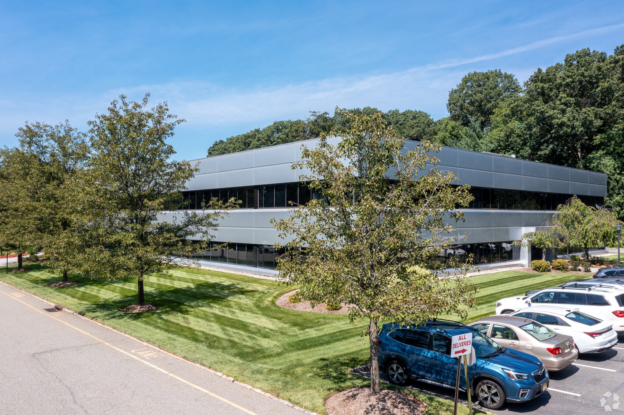 50 Chestnut Ridge Rd, Montvale, NJ to rent Building Photo- Image 1 of 19