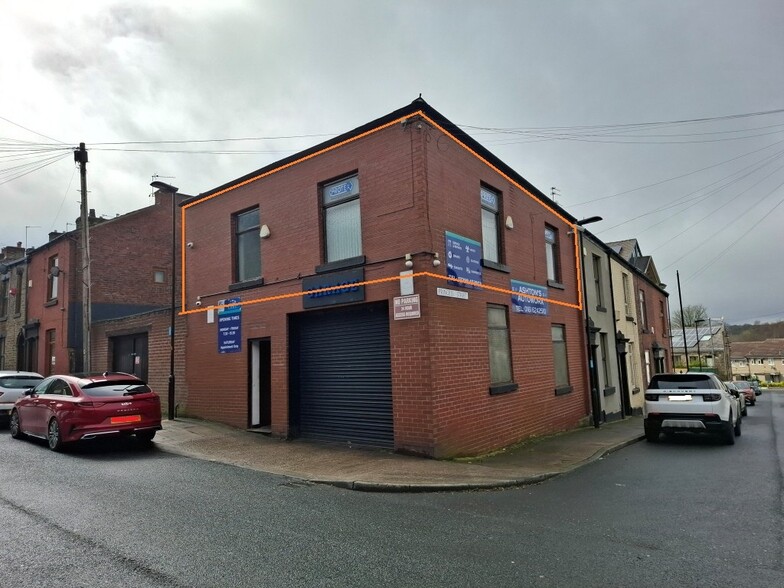 Warrington St, Oldham to rent - Building Photo - Image 2 of 3