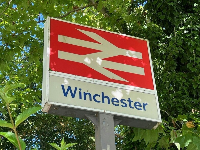 10-14 Andover Rd, Winchester to rent - Building Photo - Image 3 of 5