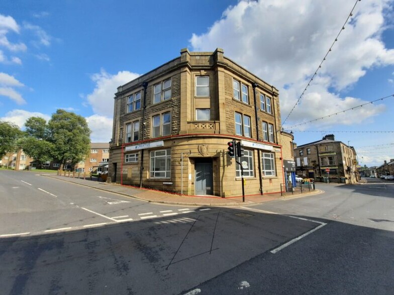 34-36 Deardengate, Haslingden for rent - Building Photo - Image 1 of 3