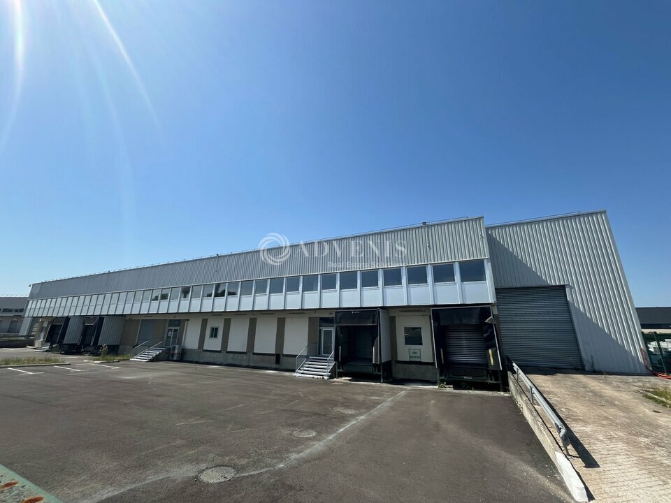 Industrial in Sucy-en-Brie to rent Building Photo- Image 1 of 12