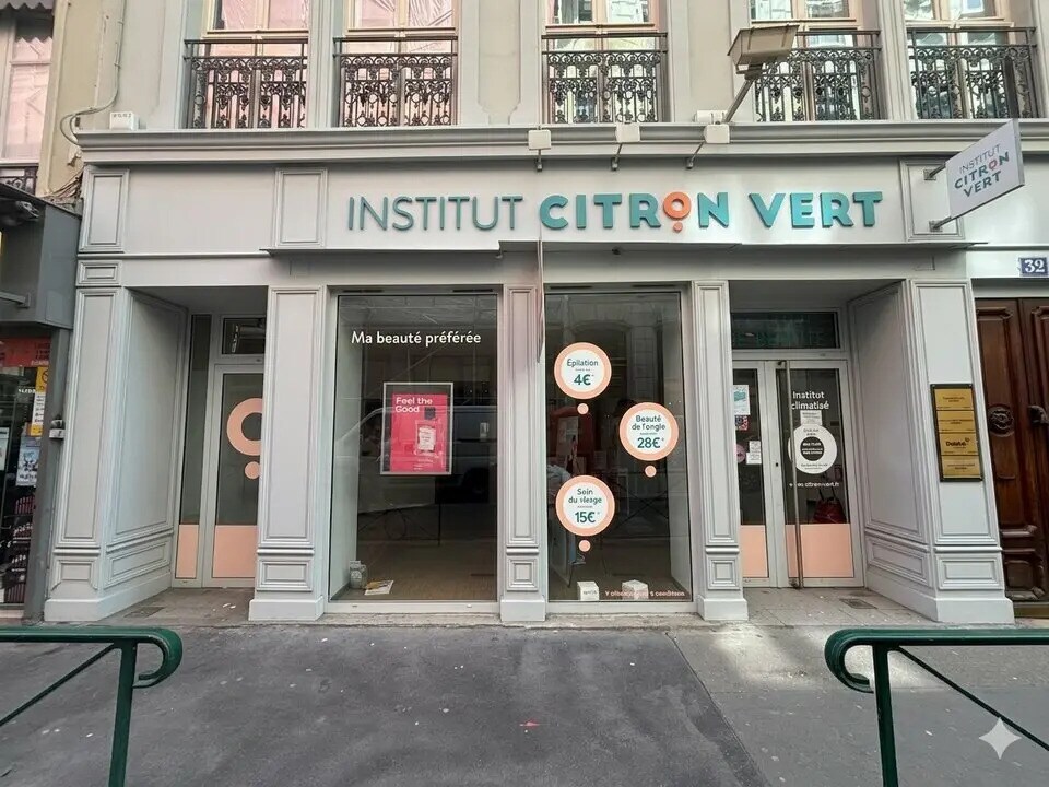Retail in Lyon for sale Building Photo- Image 1 of 7