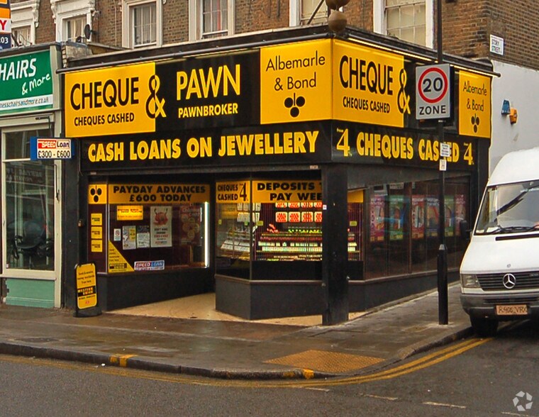 271 Caledonian Rd, London for sale - Lobby - Image 3 of 3