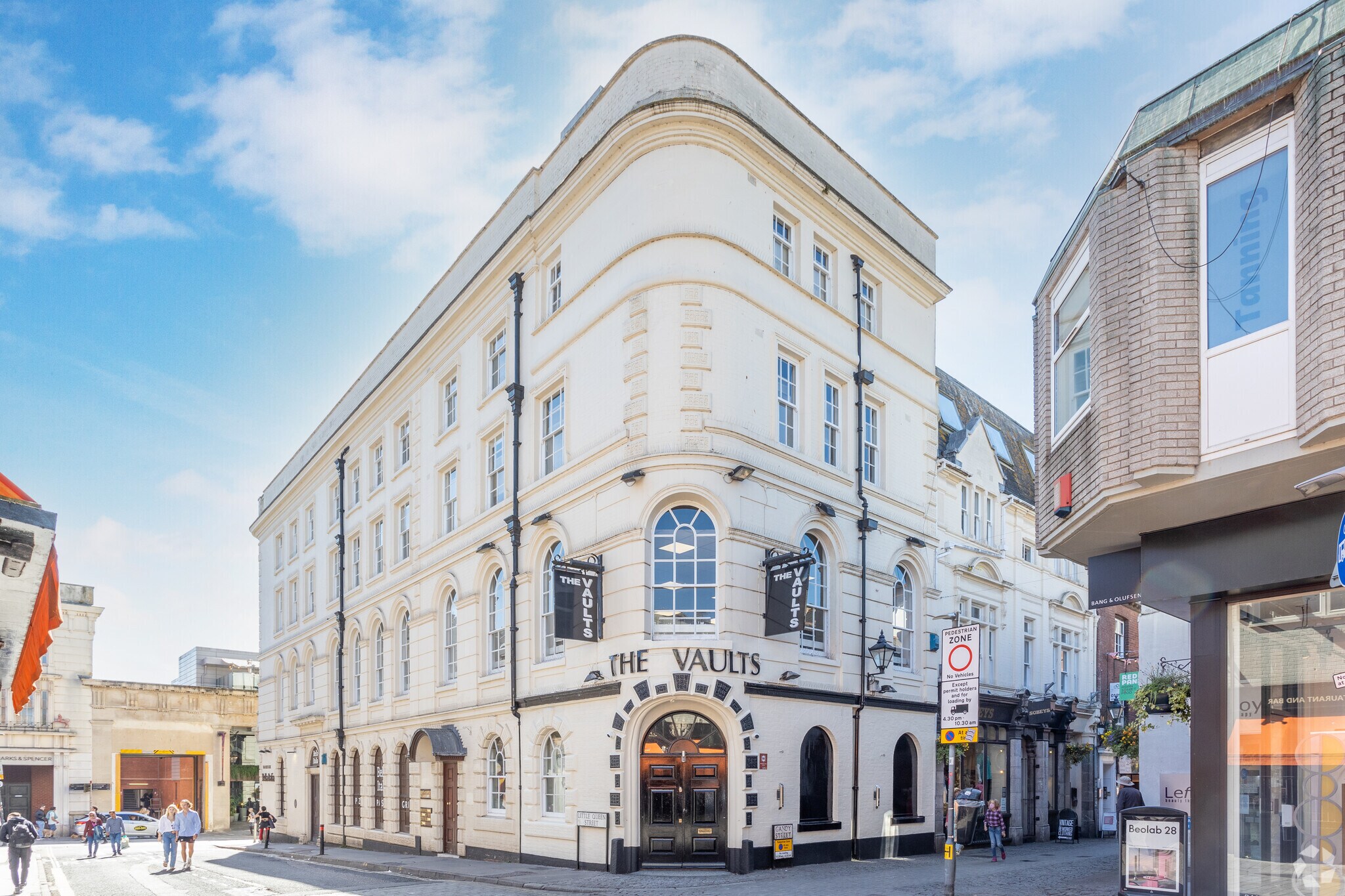 Little Queen St, Exeter to rent Primary Photo- Image 1 of 3