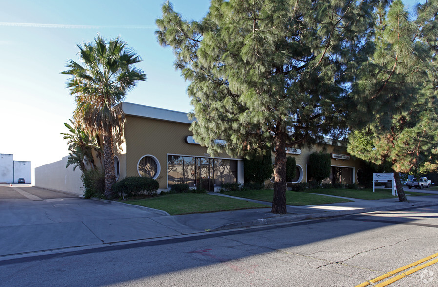 19410-19420 Business Center Dr, Northridge, CA for sale - Building Photo - Image 1 of 1