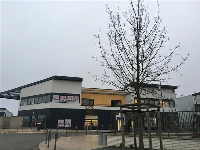 Location Local d'activités 412 m²